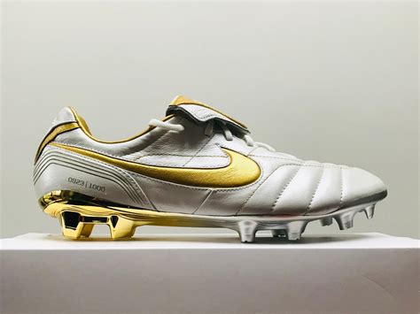 Nike 10r boots